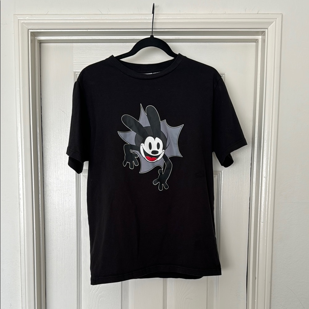 Disney’s Oswald The Lucky Ribbit medium black tshirt